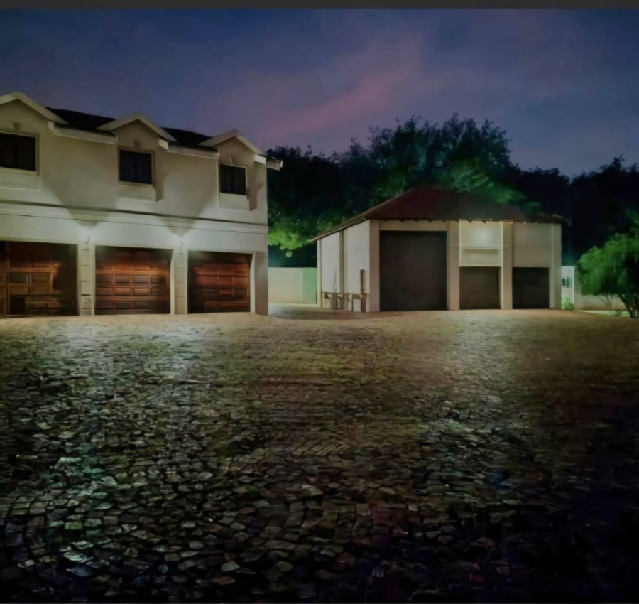4 Bedroom Property for Sale in Wilkoppies North West